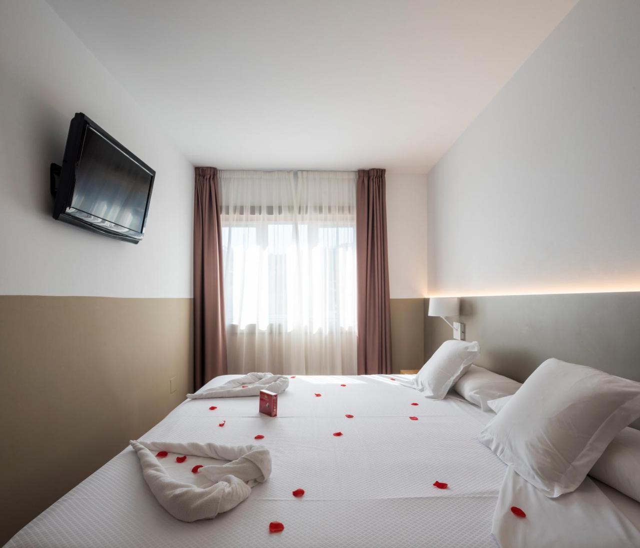 Hotel Airinos 3* Cangas do Morrazo Bagian luar foto