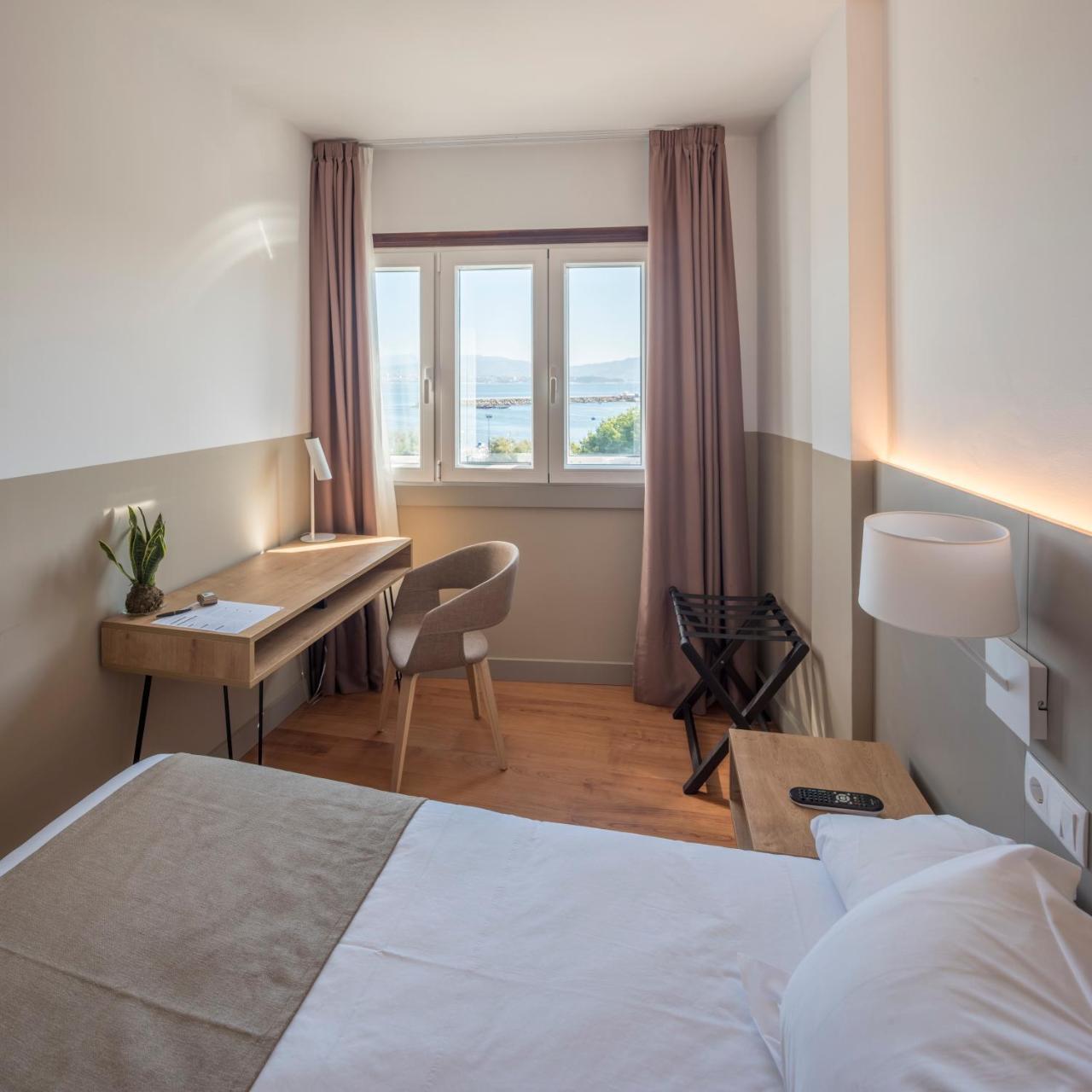 Hotel Airinos 3* Cangas do Morrazo Bagian luar foto